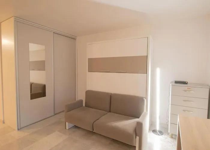 En Centre-ville Proche Monaco *